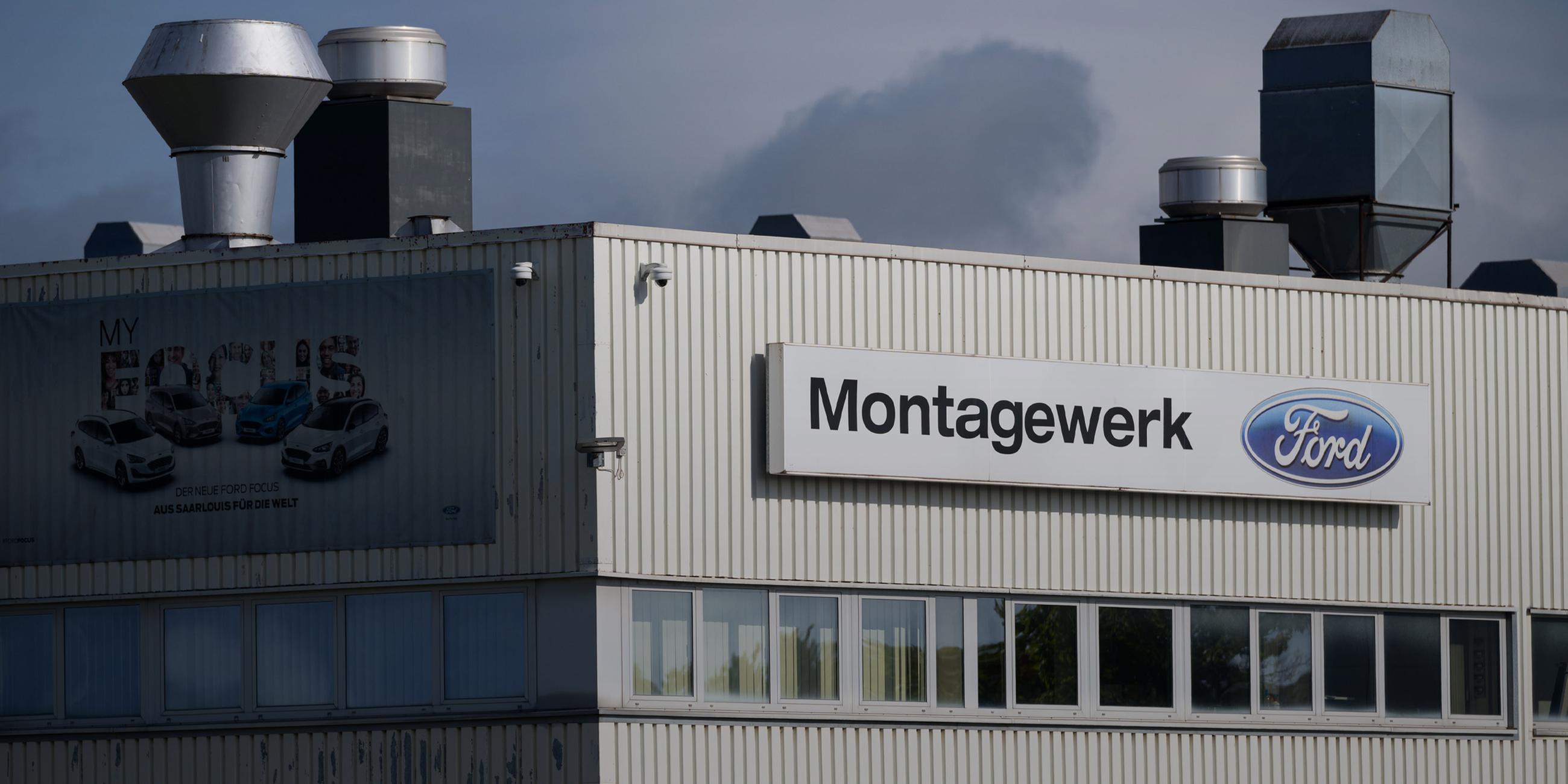 Eine Außenansicht des Ford Montagewerks in Saarlouis.
