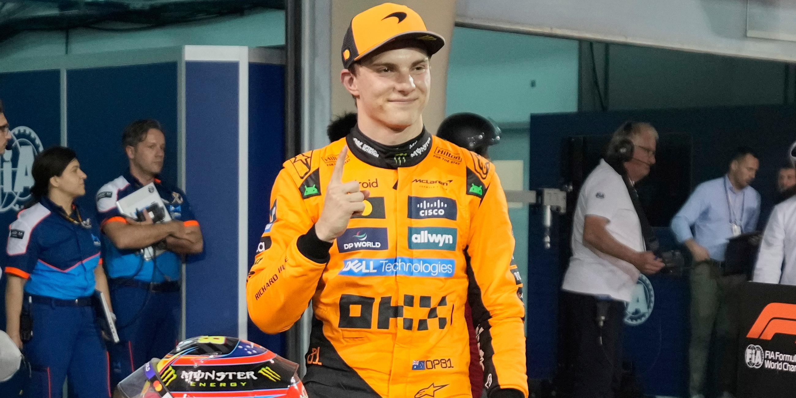 Oscar Piastri von Mc Laren gewinnt das Rennen beim Bahrain Grand Prix.