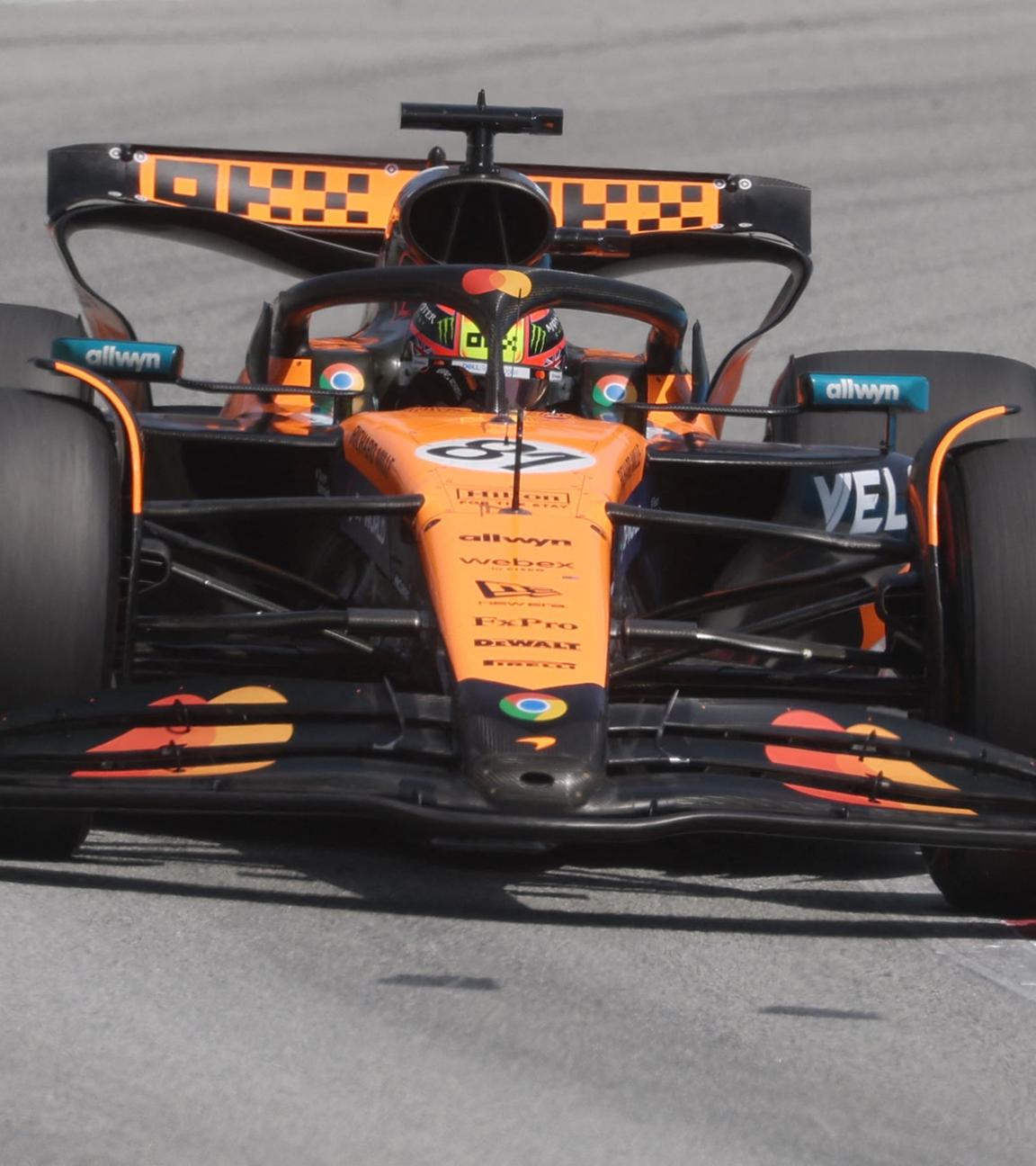 Oscar Piastri in Aktion auf der Rennstrecke des spanischen Grand Prix.
