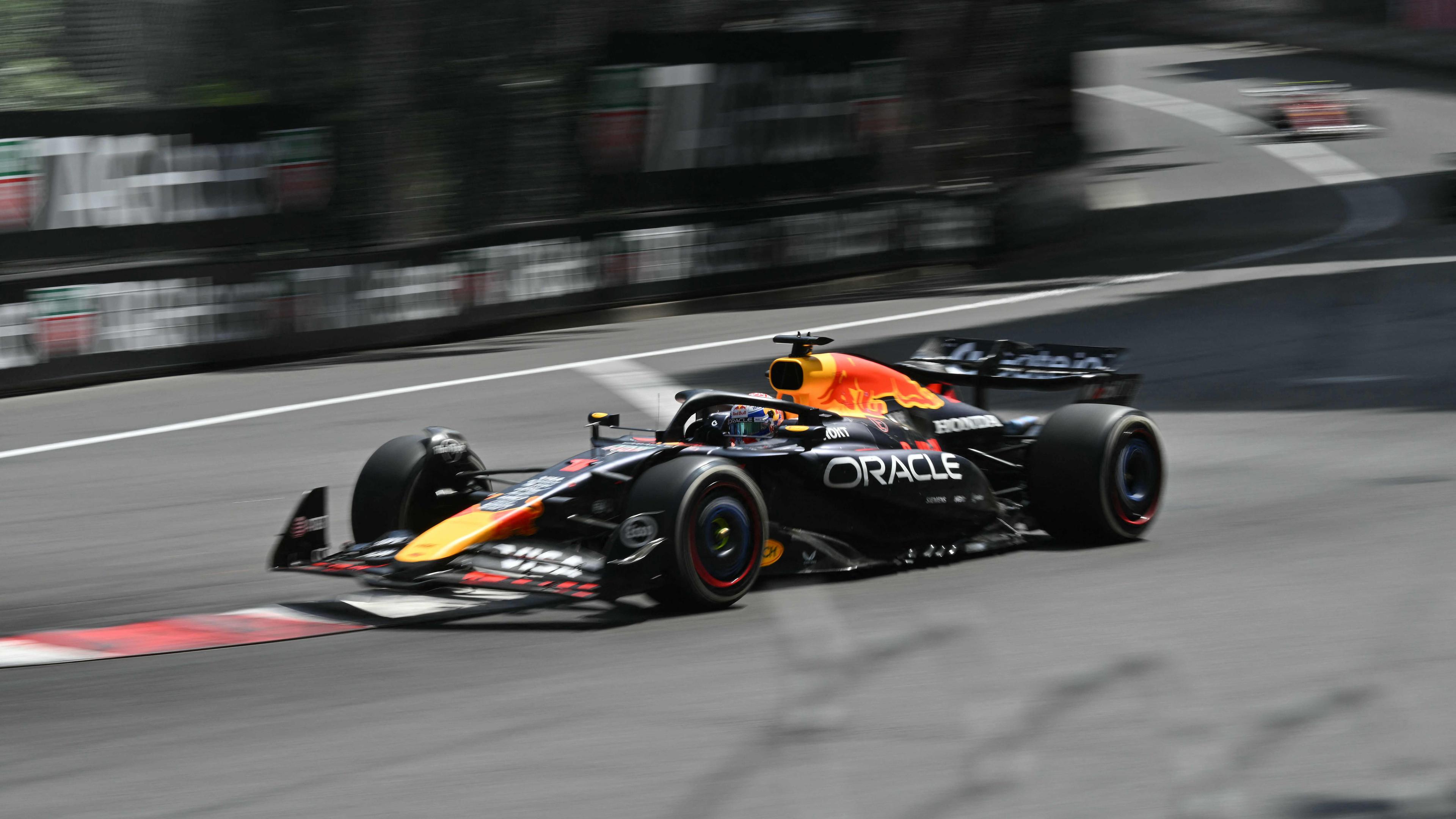 Red-Bull-Fahrer Max Verstappen in Aktion beim Grand Prix von Monaco am 25.05.2025.
