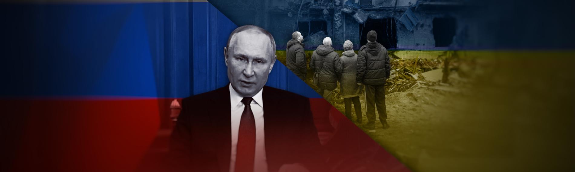 Die Montage zeigt in der linken Bildhälfte Russlands Präsidenten Wladimir Putin vor russischer Flagge. In der rechten Bildhälfte sind mehrere Menschen zu sehen, die vor einer zerstörten Häuserfassade stehen. Die rechte Hälfte ist in die Farben der ukrainischen Flagge getaucht.