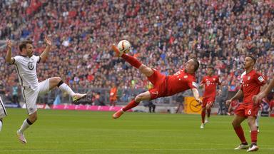 Franck Ribéry schießt ein beeindruckendes Fallrückzieher-Tor gegen Eintracht Frankfurt