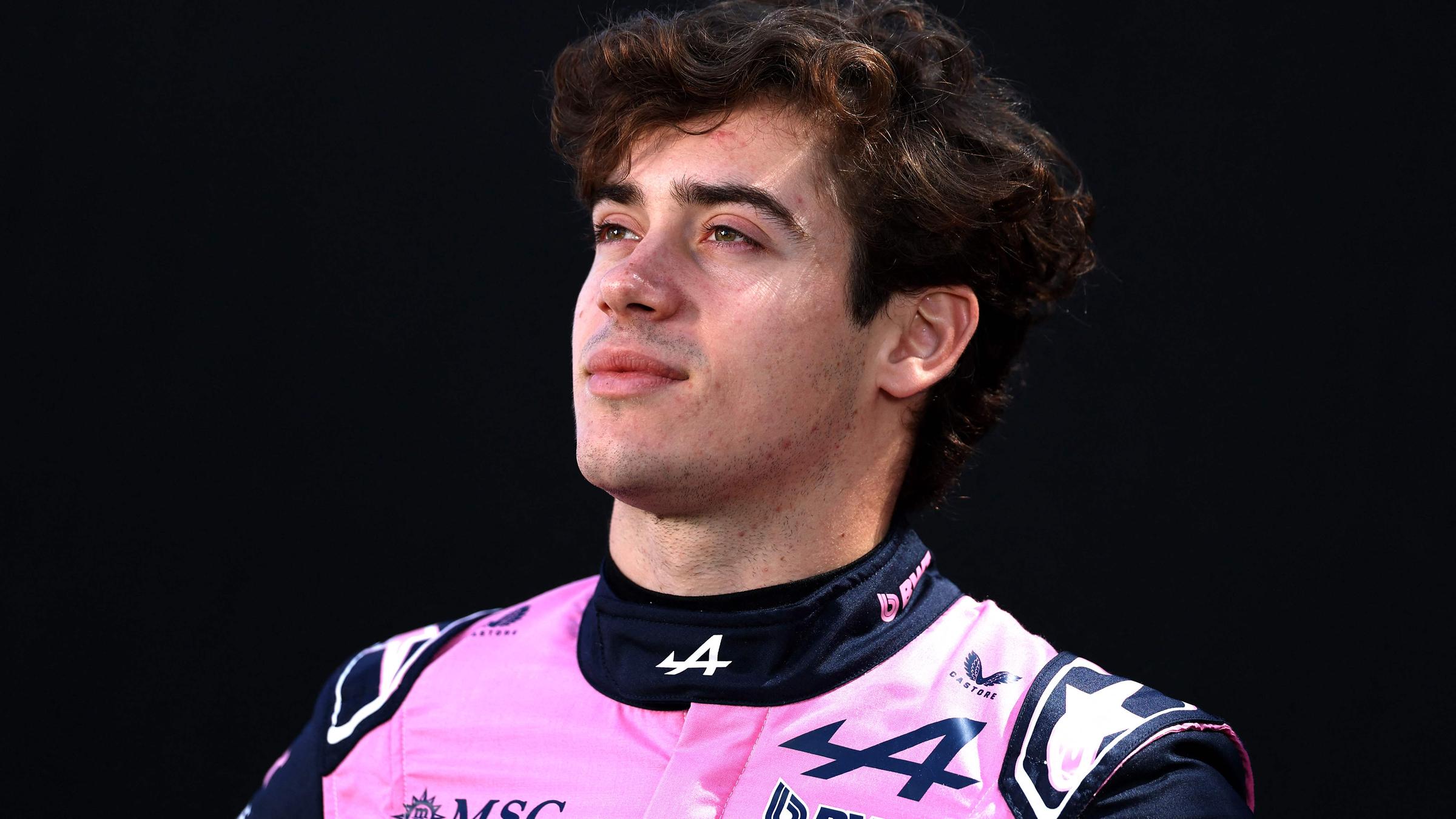 Franco Colapinto in Teamkleidung vor dem GP von Australien