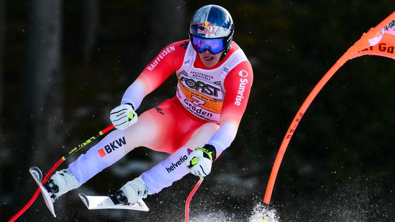 TOPSHOT – Der Schweizer Franjo Von Allmen im Herren-Abfahrtslauf des FIS Alpinen Ski-Weltcups 2025/2026.