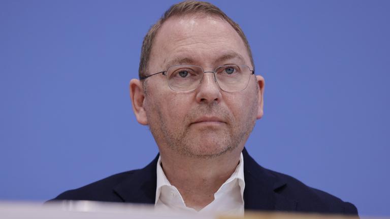 Frank Werneke, Vorsitzender der Vereinten Dienstleistungsgewerkschaft (ver.di) in Berlin. (Archiv)