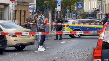 Das Bild zeigt Ermittler am Tatort der Explosion in Frankfurt