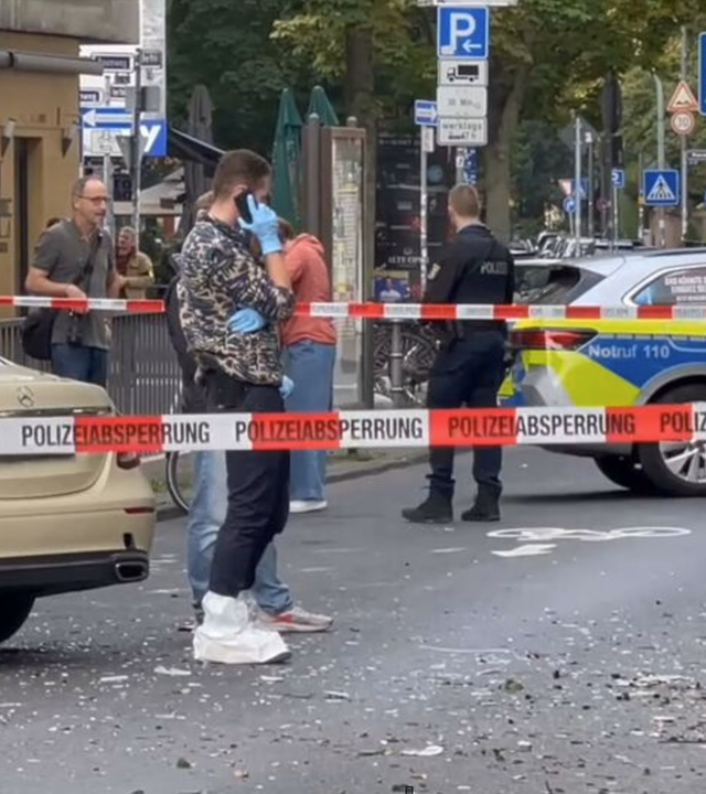 Das Bild zeigt Ermittler am Tatort der Explosion in Frankfurt