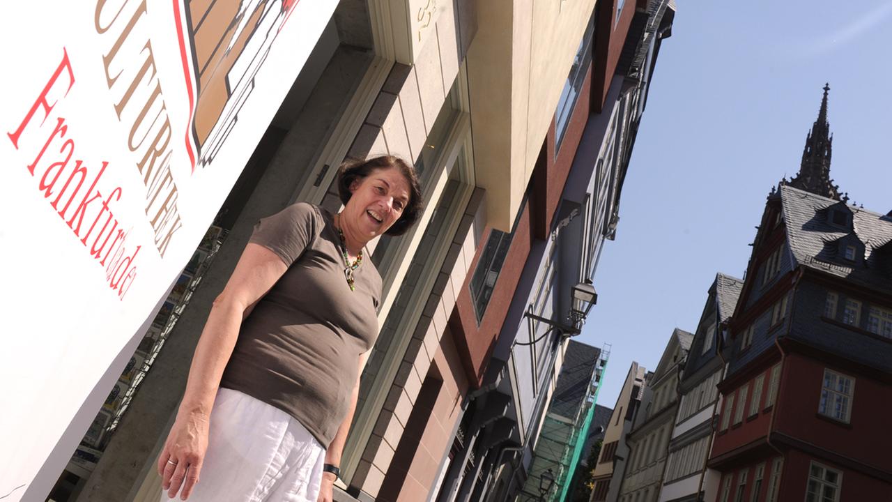 "Die Neue-Altstadt-Tour ist der Renner": Kulturhistorikerin Sabine Mannel führt Touristengruppen durch ein neues "gemütliches Viertel mit menschenfreundlichen Proportionen", wie sie sagt.
