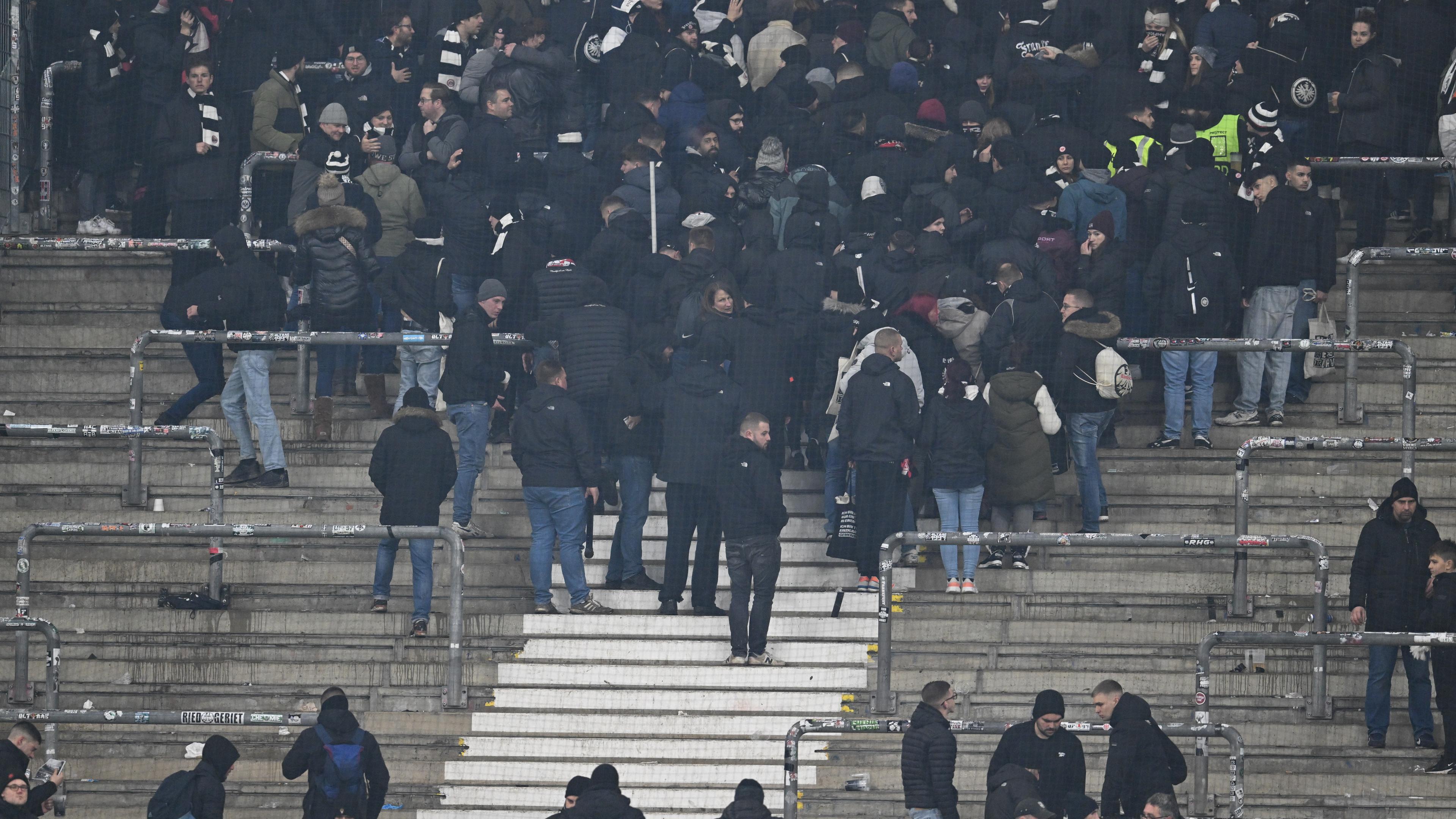 Frankfurter Ultras ziehen sich aus ihrem Fanblock zurück