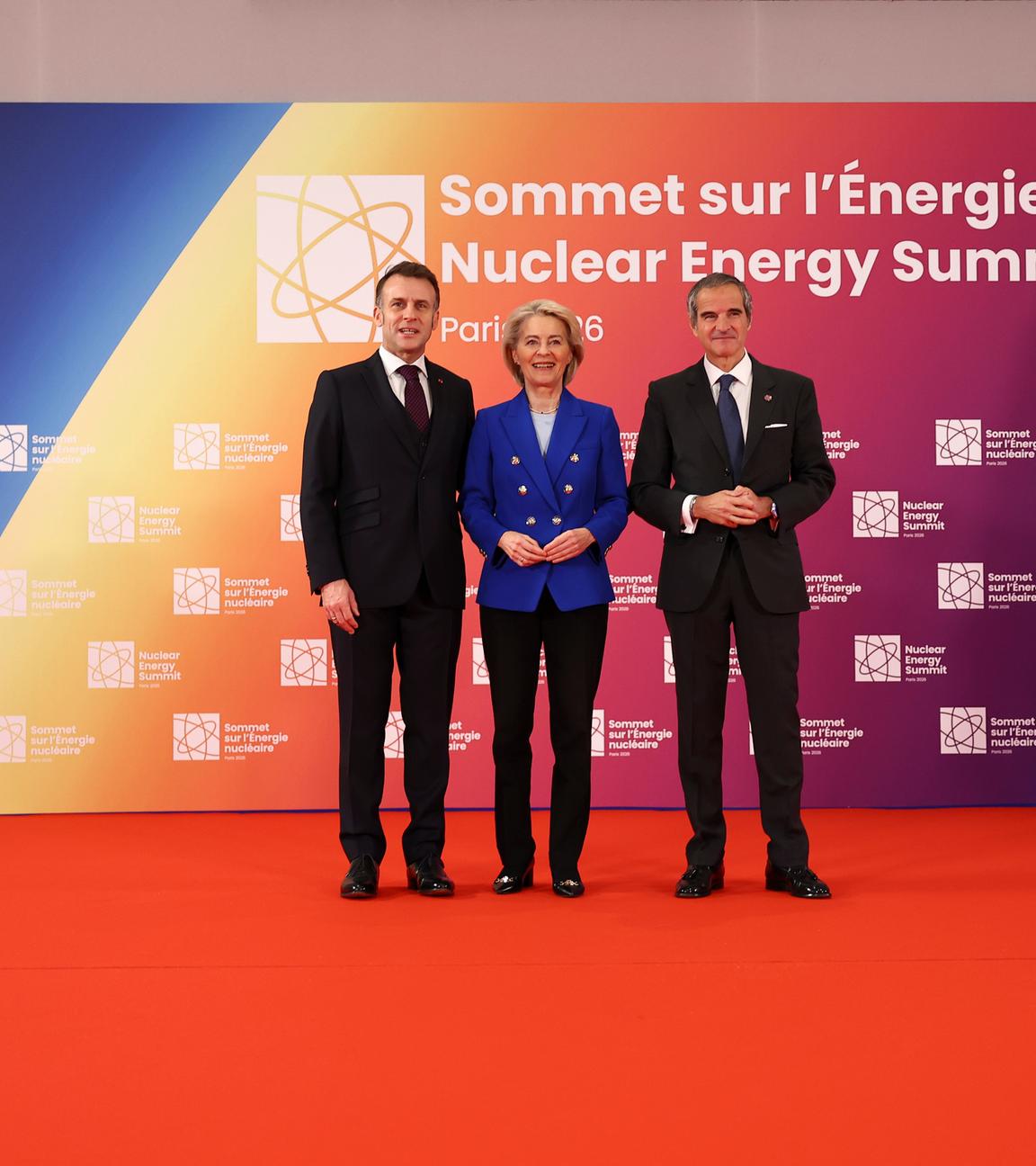 Emmanuel Macron, Rafael Grossi und Ursula von der Leyen auf dem Atomgipel in Paris.