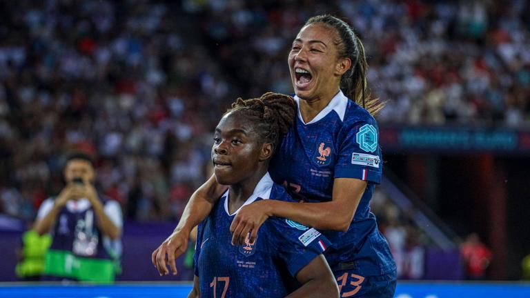 Torjubel: Baltimore und Jean-François bei Frankreich – England.