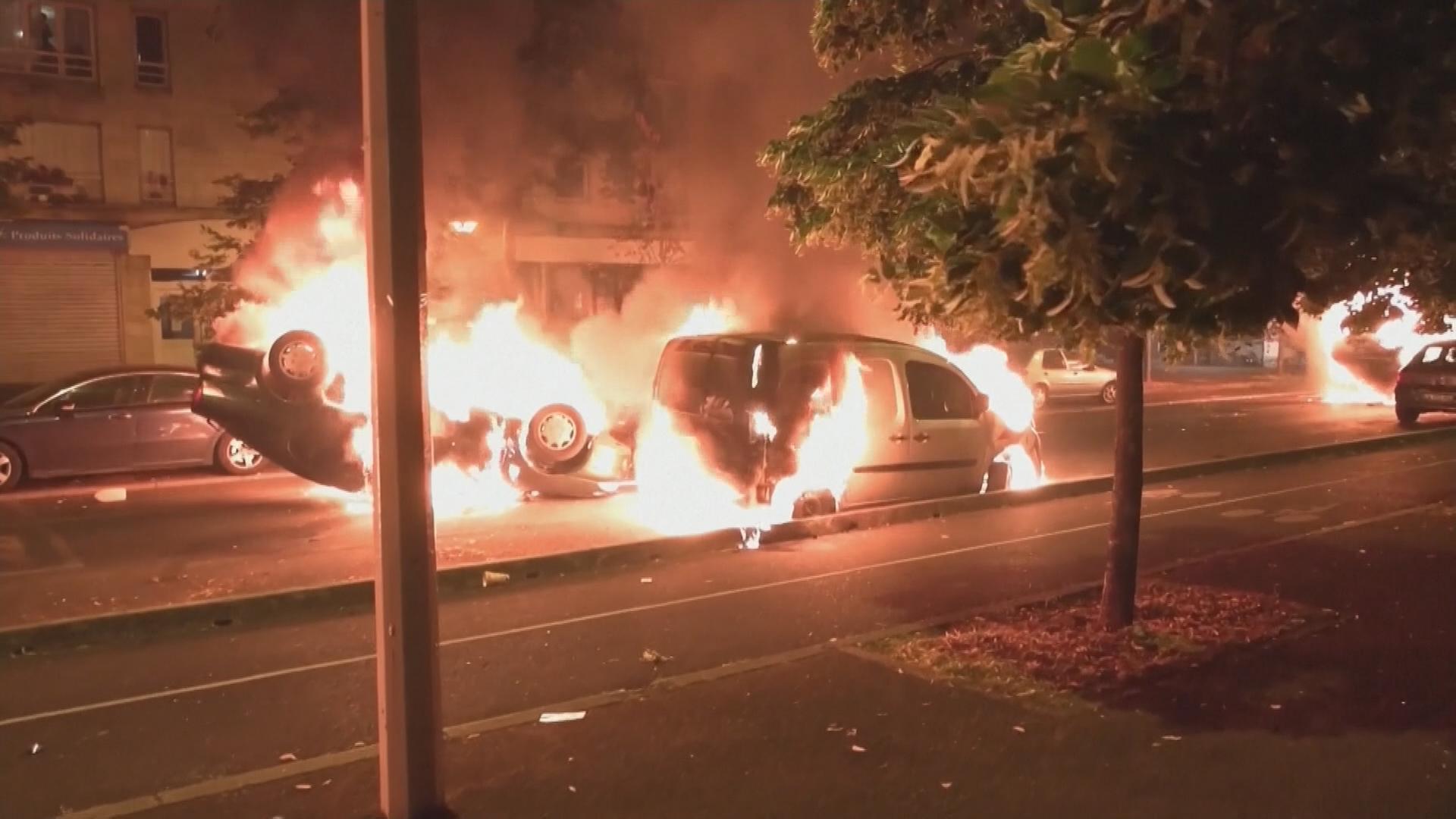 Frankreich: Krawalle nach Polizeigewalt
