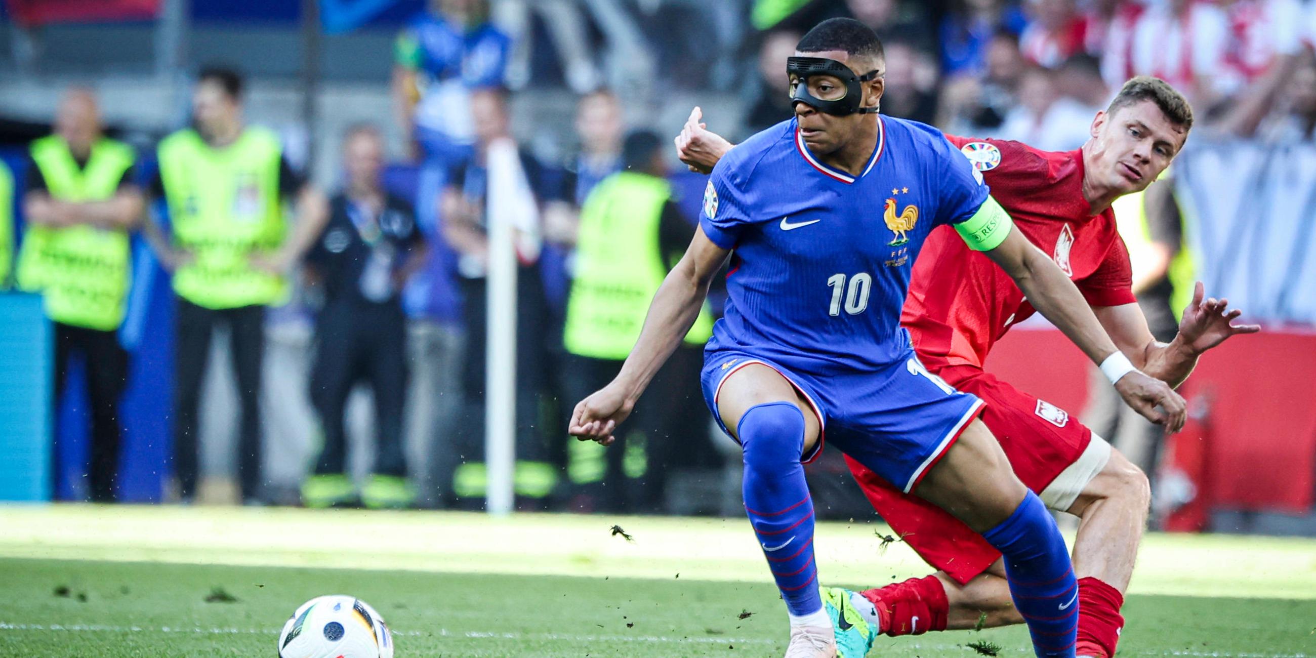 Frankreichs Kylian Mbappé in Aktion beim Spiel gegen Polen am 25.06.2024.