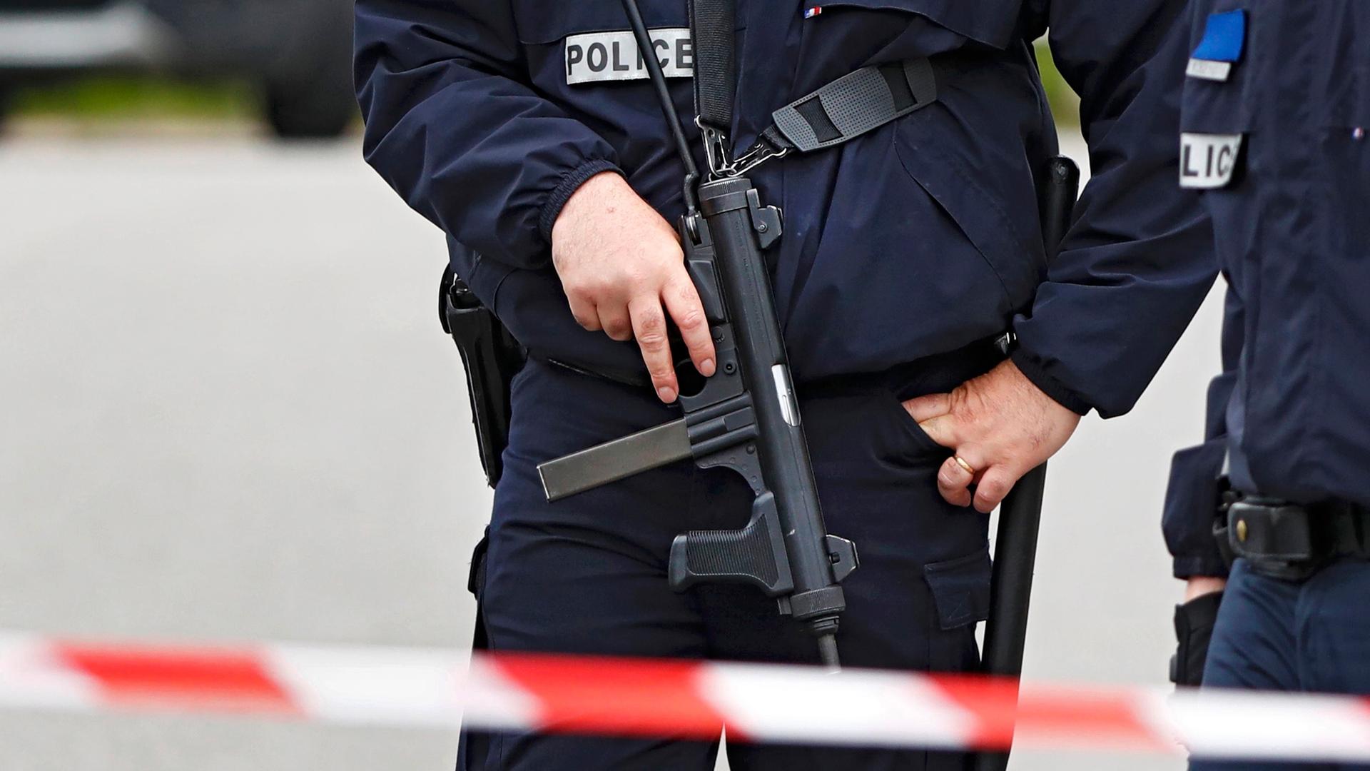 Archiv: Polizisten in Frankreich