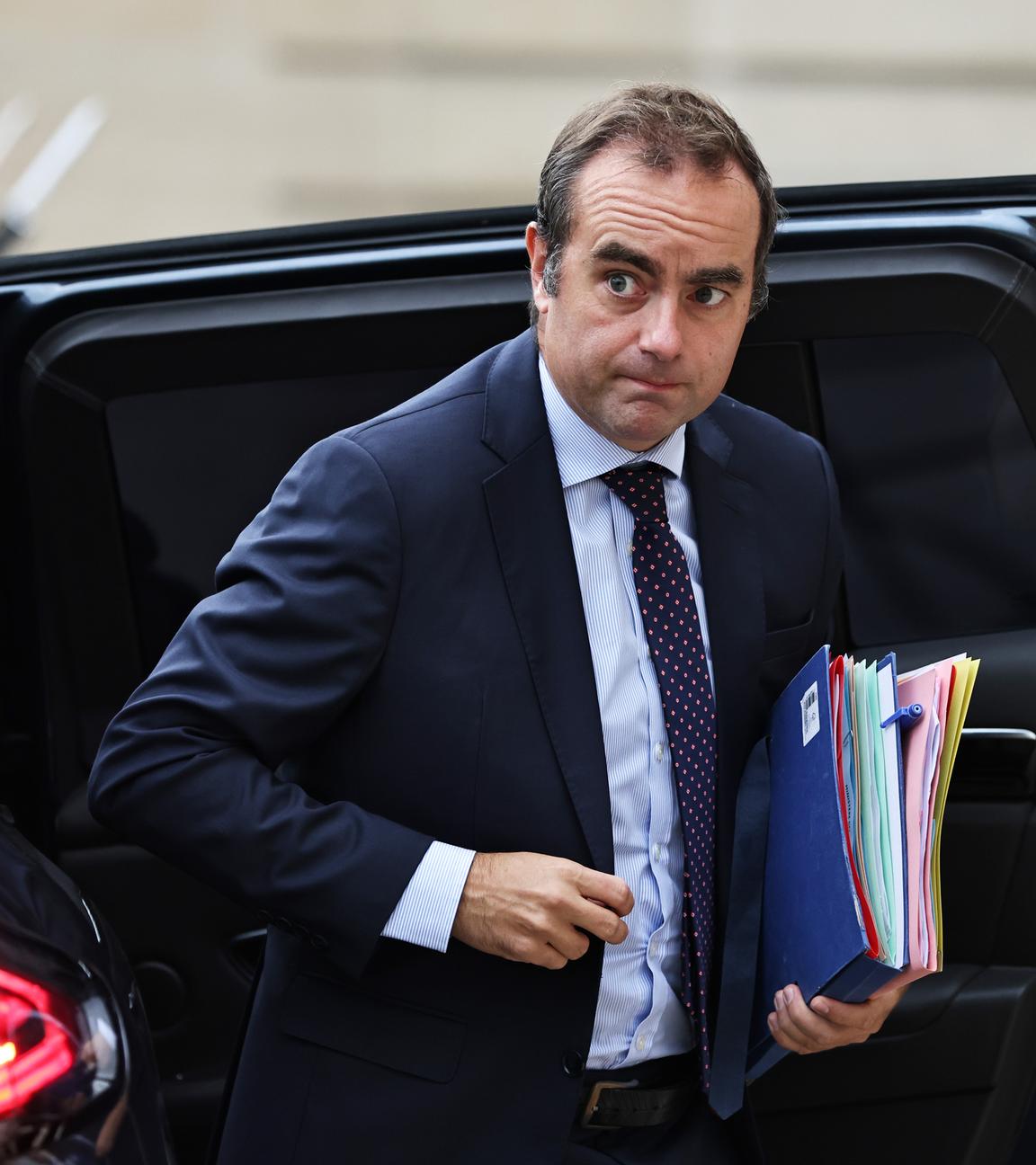 Der französischen Verteidigungsminister Sebastien Lecornu bei seiner Ankunft im Elysee-Palast in Paris.