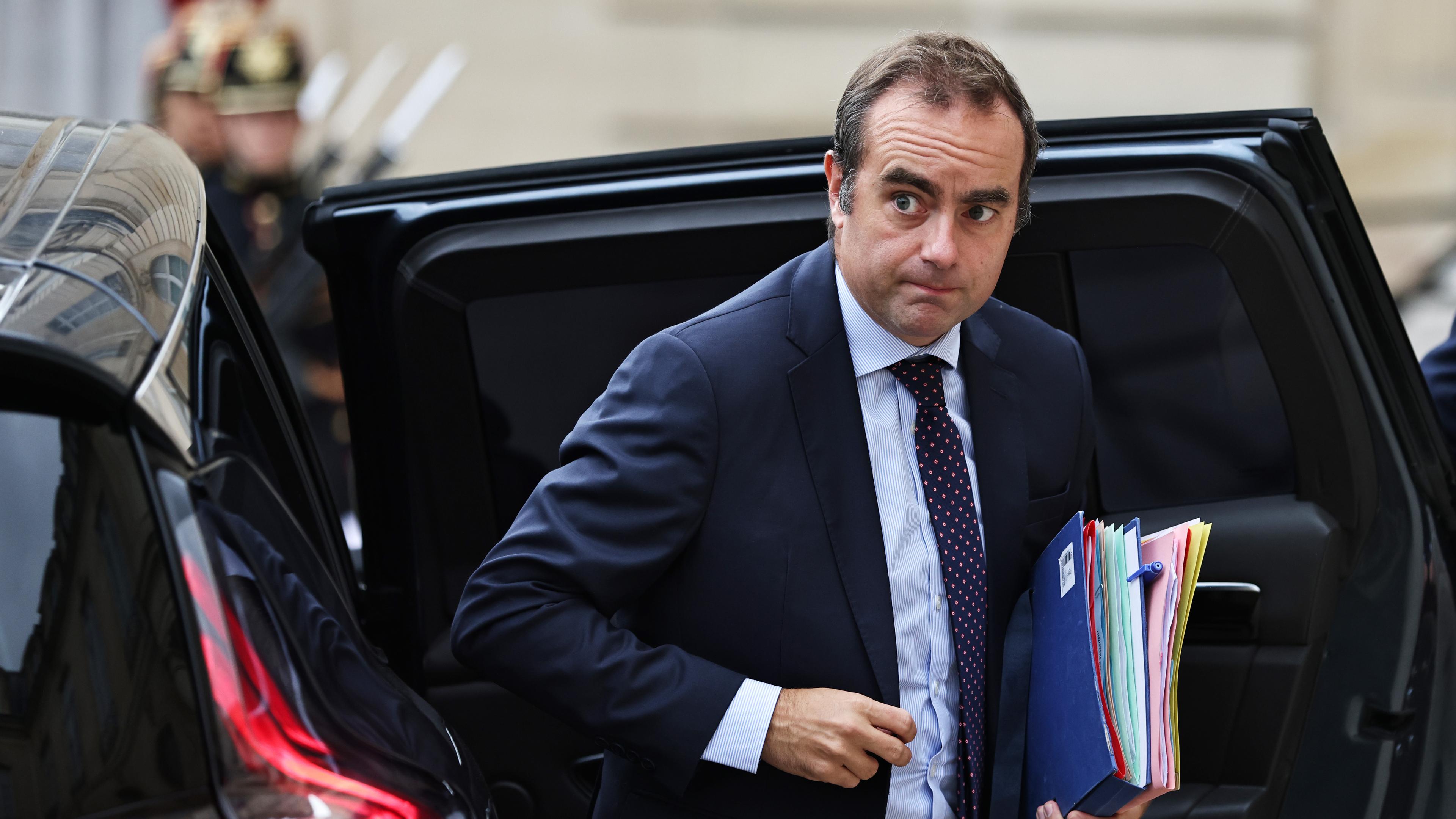 Der französischen Verteidigungsminister Sebastien Lecornu bei seiner Ankunft im Elysee-Palast in Paris.