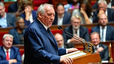 Frankreichs Premierminister Bayrou stellt im Parlament die Vertrauensfrage