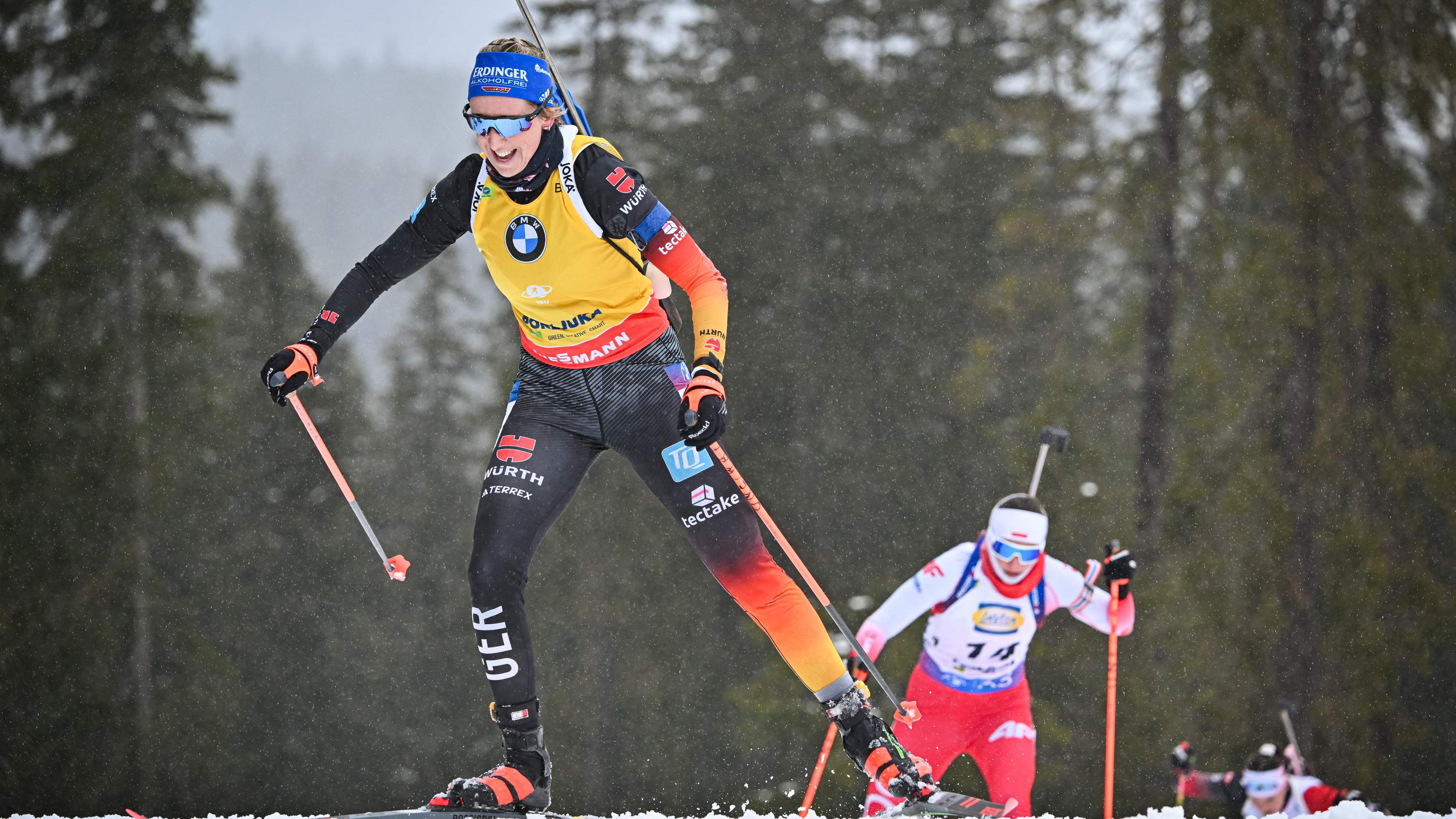 Franziska Preuss aus Deutschland nimmt am 13. März 2025 am IBU Biathlon World Cup in Pokljuka.
