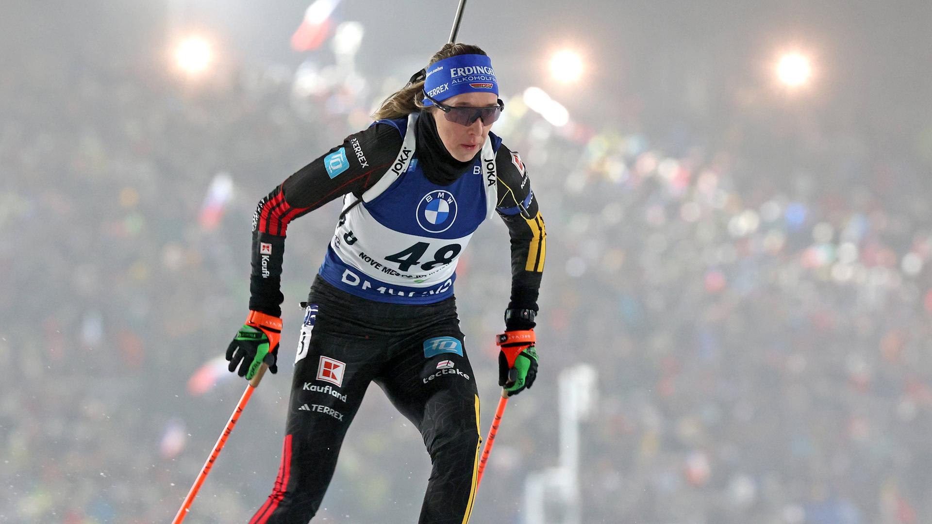 Franziska Preuss aus Deutschland beim Biathlon-Weltcup.