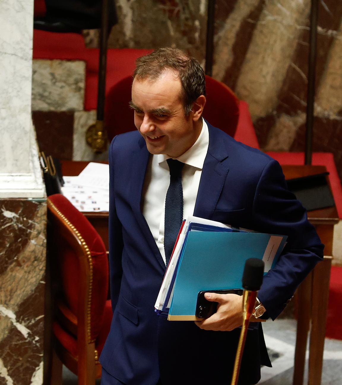 Der französische Premierminister Sebastien Lecornu kommt vor einem Misstrauensvotum gegen seine Regierung in der französischen Nationalversammlung an