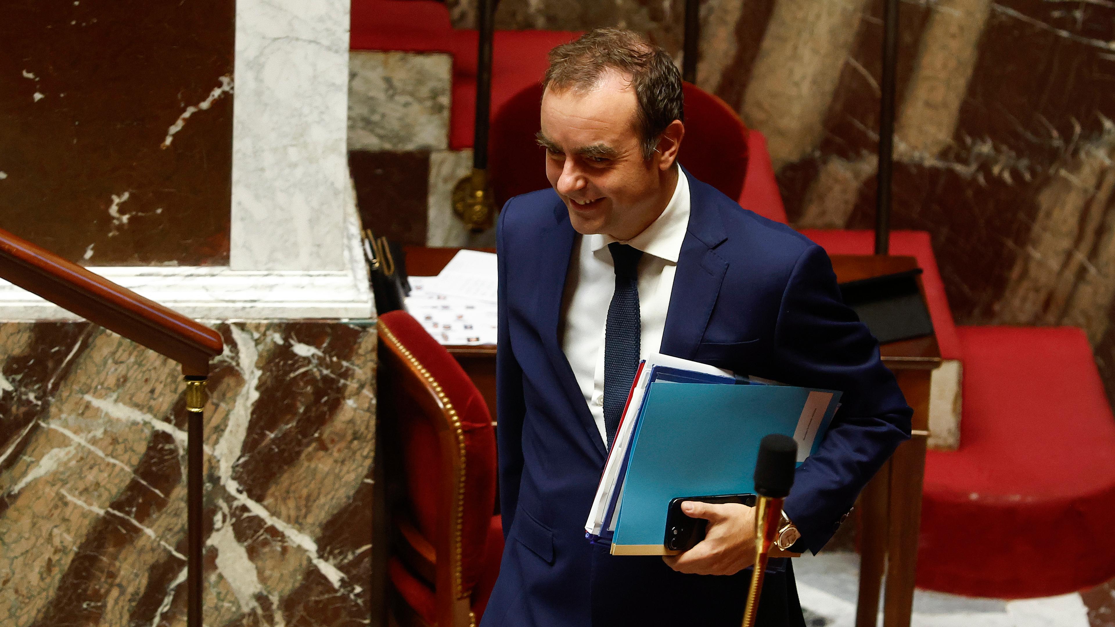 Der französische Premierminister Sebastien Lecornu kommt vor einem Misstrauensvotum gegen seine Regierung in der französischen Nationalversammlung an