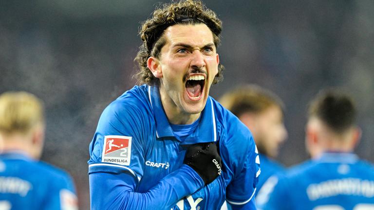 Fraser Hornby (SV Darmstadt 98) jubelt. 