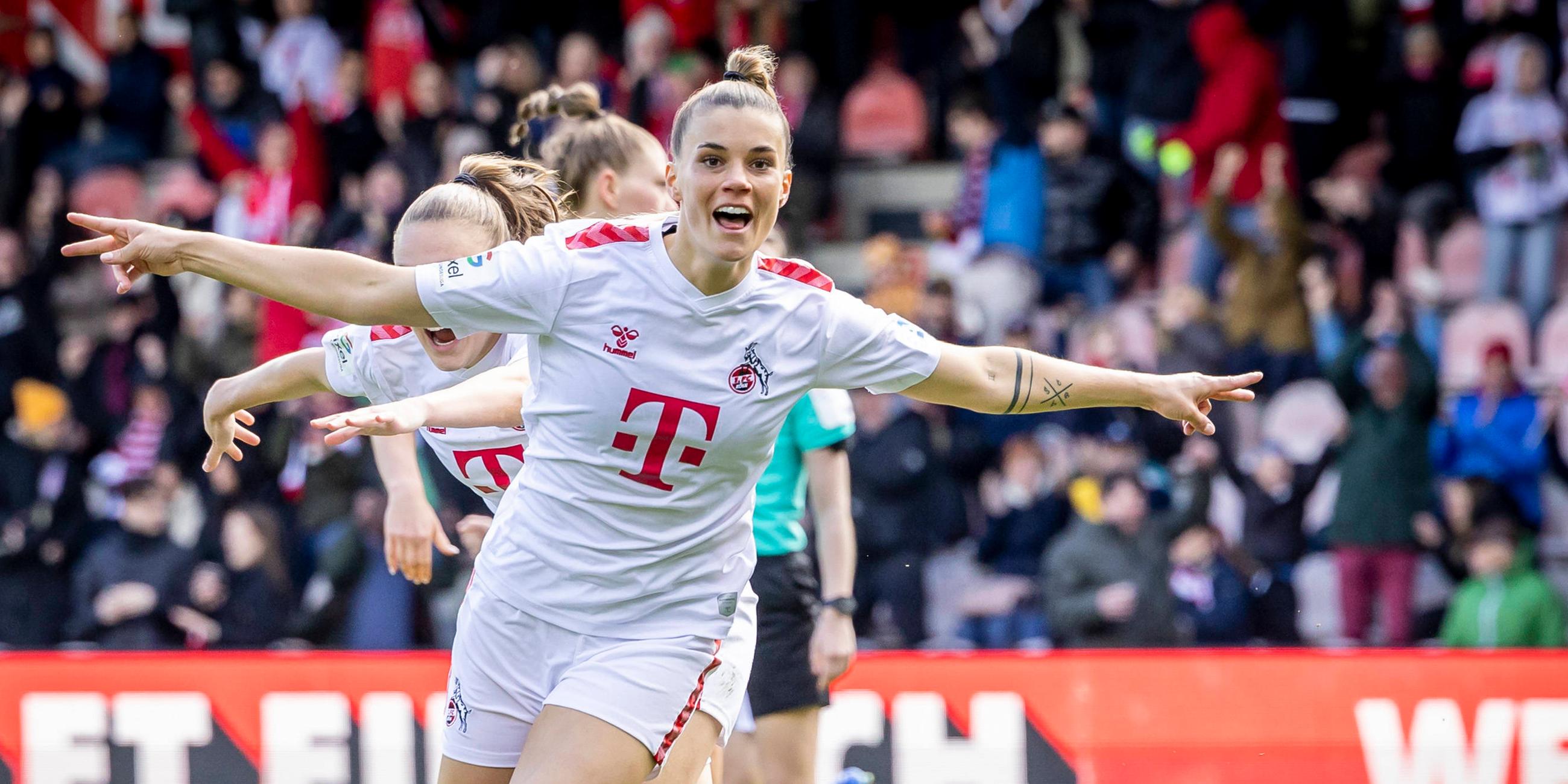 Torjubel zum 1:0 durch Selina Cerci