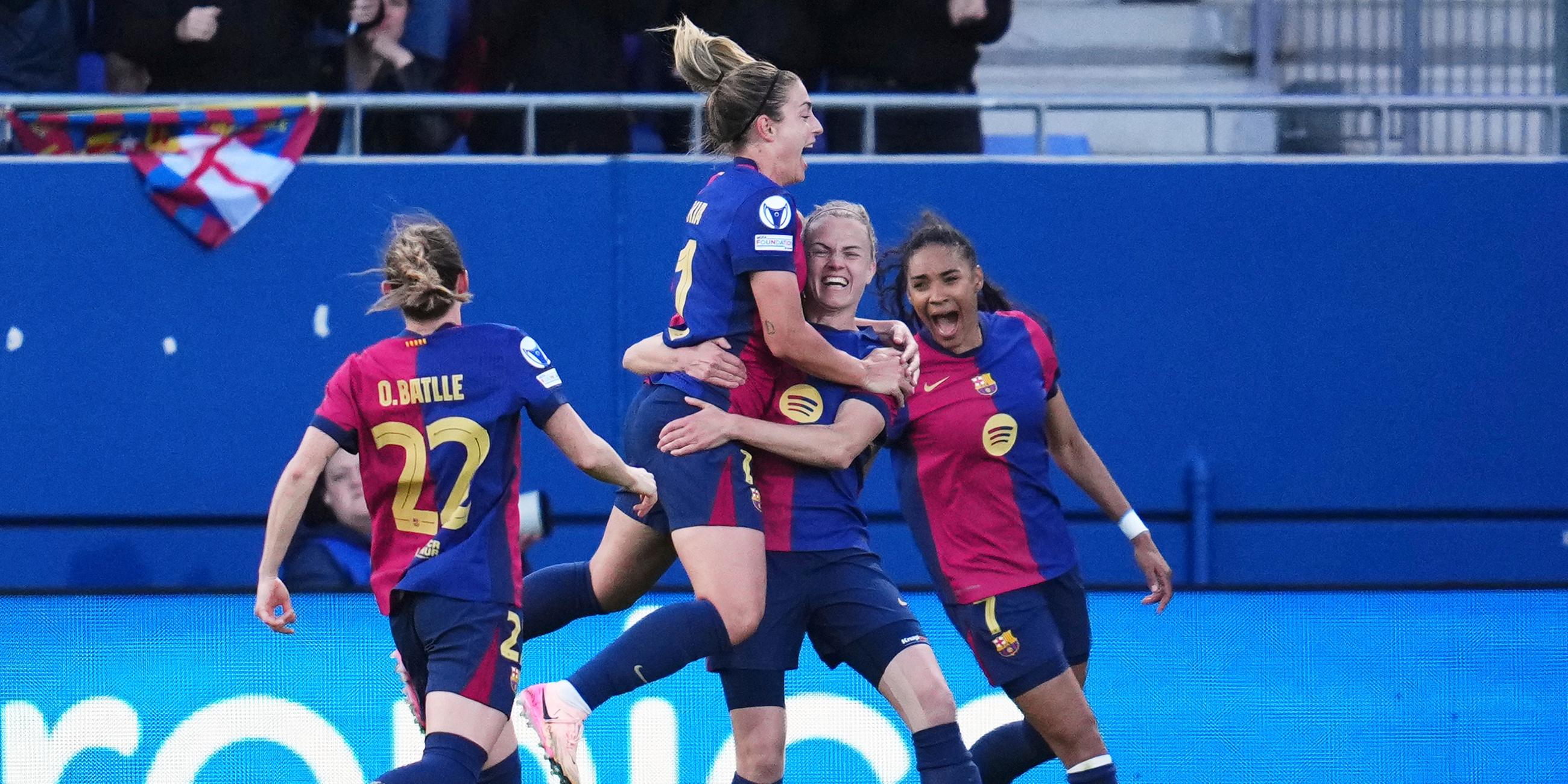 Barcelonas Irene Paredes jubelt mit ihrer Mannschaft nach ihrem Tor zum 3:1 gegen Chelsea FC.