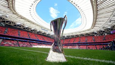 Die Trophäe der Frauen Champions League 