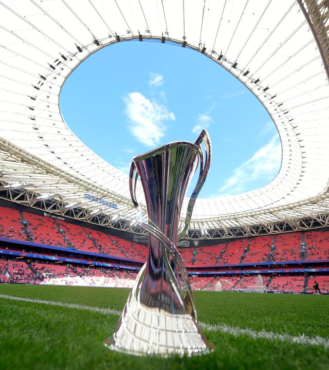Die Trophäe der Frauen Champions League 