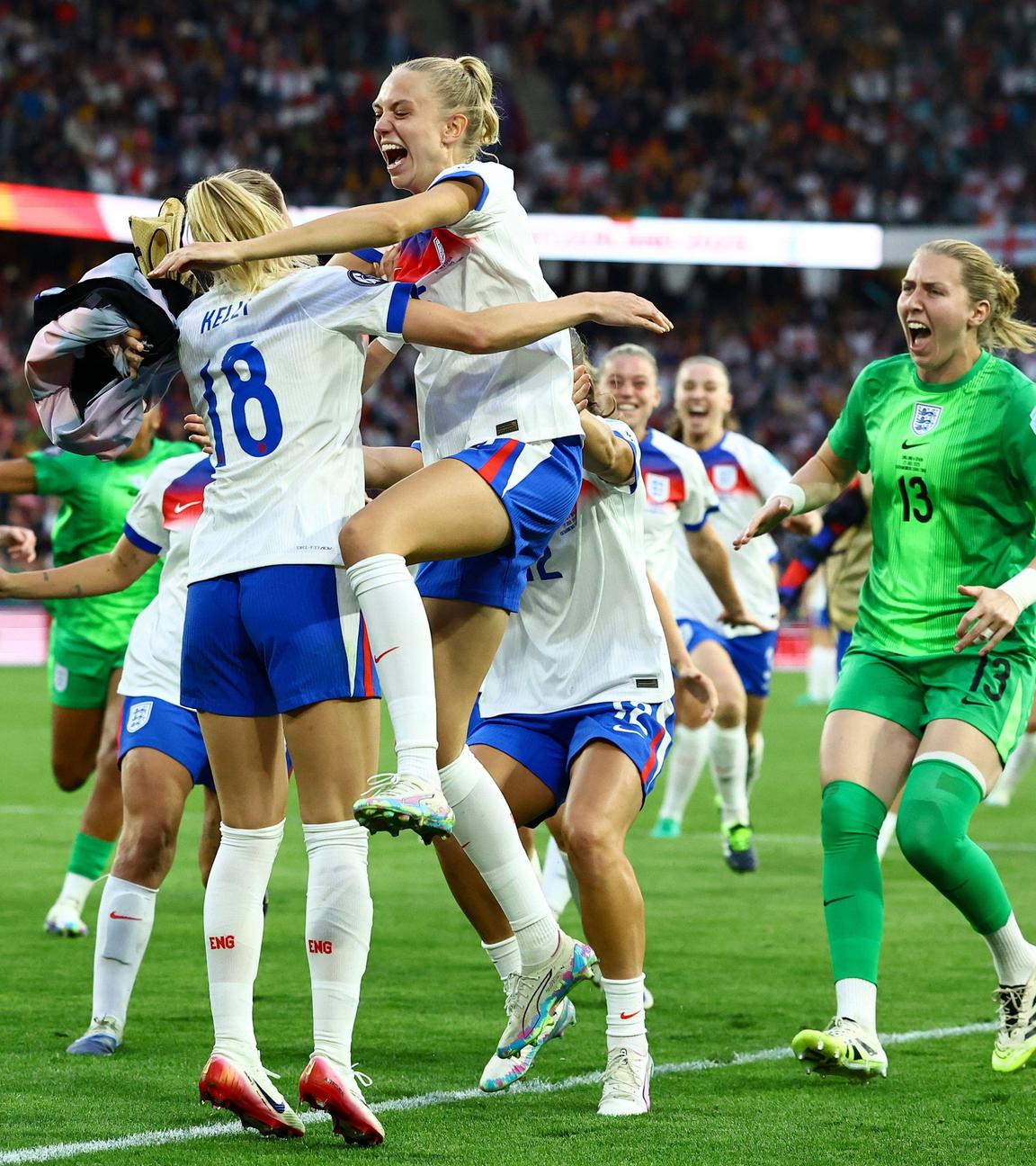 Englands Fußballerinnen gewinnen erneut den EM-Titel beim Spiel gegen Spanien.