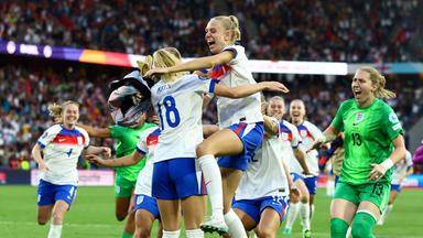 Englands Fußballerinnen gewinnen erneut den EM-Titel beim Spiel gegen Spanien.