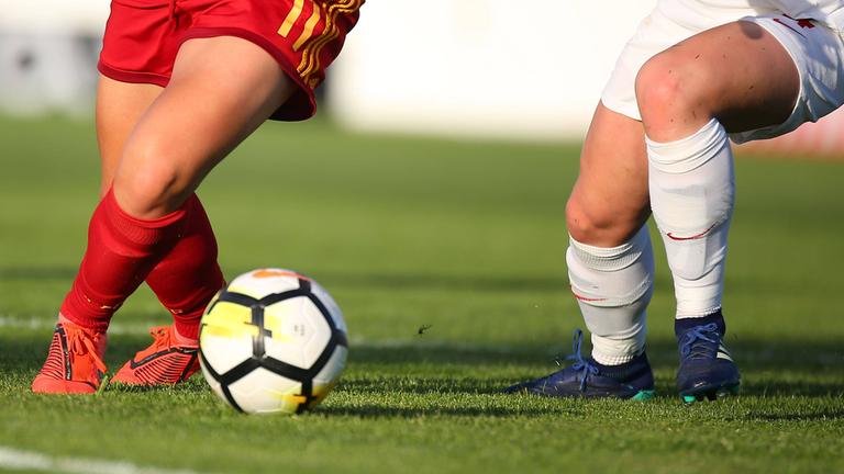 Frauenfußball Typical