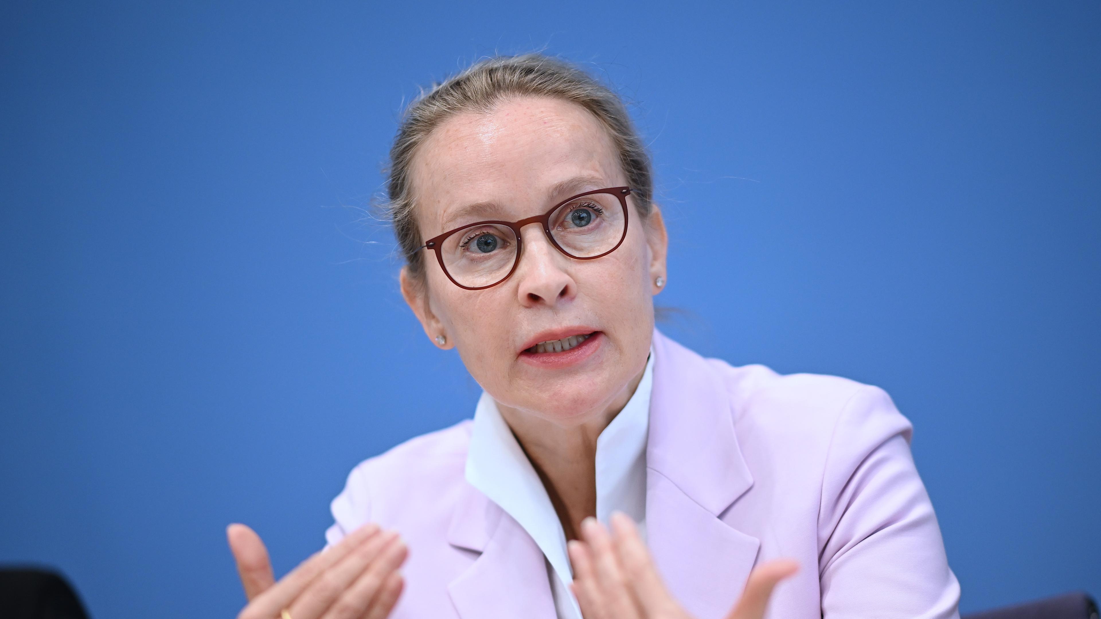 Frauke Brosius-Gersdorf, Juristin, stellt den Abschlussbericht der Kommission zur reproduktiven Selbstbestimmung und Fortpflanzungsmedizin vor. 