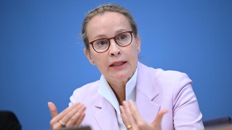 15.04.2024, Berlin: Frauke Brosius-Gersdorf, Juristin, stellt den Abschlussbericht der Kommission zur reproduktiven Selbstbestimmung und Fortpflanzungsmedizin vor.