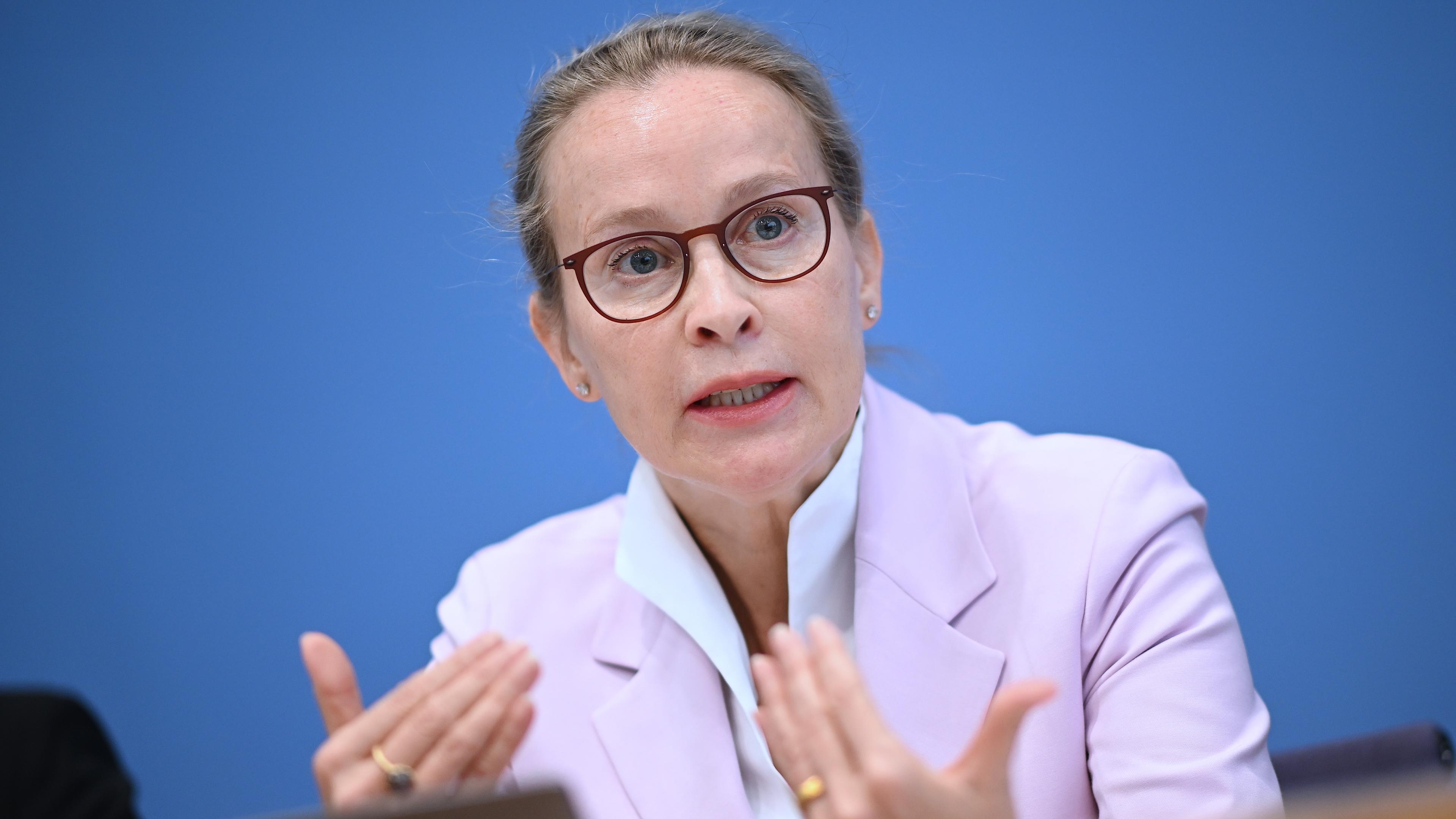 Frauke Brosius-Gersdorf, Juristin, stellt den Abschlussbericht der Kommission zur reproduktiven Selbstbestimmung und Fortpflanzungsmedizin vor.