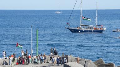 Die humanitäre Organisation Freedom Flotilla Coalition bereitet in Catania die Abfahrt des Segelboots Madleen vor,  auch Greta Thunberg wird an der Mission teilnehmen. 