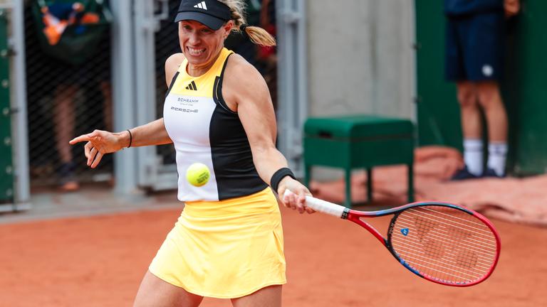 Frankreich, Paris: Tennis: Grand Slam/WTA-Tour - French Open: Angelique Kerber in Aktion.