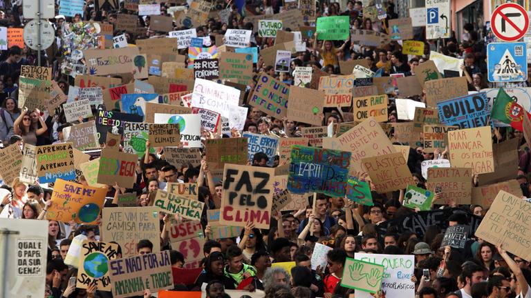 rid"Fridays for Future"-Demonstration in Lissabon am 15.03.2019