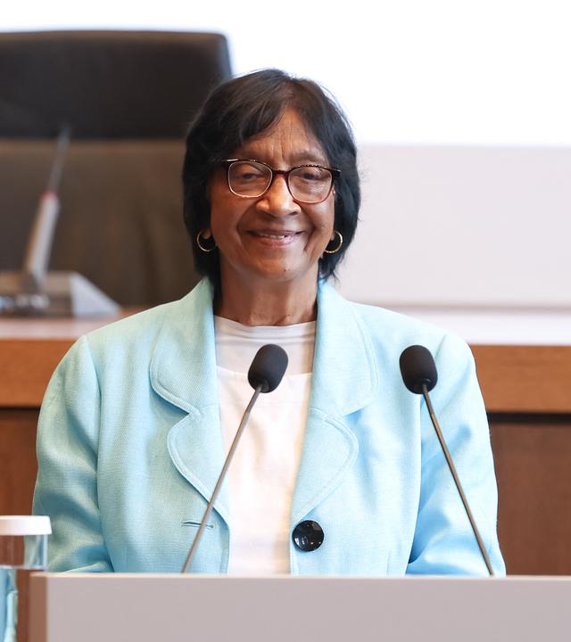 Die südafrikanische Juristin Navanethem Navi Pillay spricht beim Nuremberg Forum in Nürnberg nach der Bekanntgabe, dass sie mit dem Friedensnobelpreis 2026 ausgezeichnet wird.