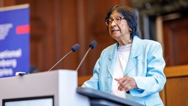 Die südafrikanische Juristin Navanethem Navi Pillay spricht beim Nuremberg Forum in Nürnberg
