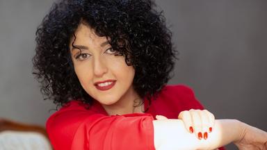 Die Friedensnobelreisträgerin Narges Mohammadi im Porträt. 