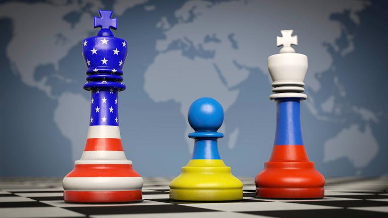 Schachfiguren in den Länderfarben