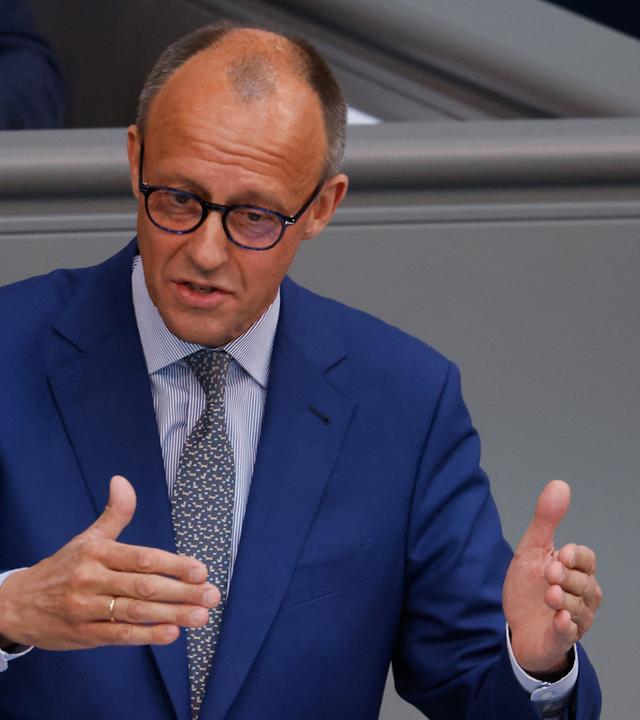 Friedrich Merz, CDU-Bundesvorsitzender und Unions-Fraktionsvorsitzender, spricht im Bundestag nach der Regierungserklärung des Kanzlers zum bevorstehenden EU-Gipfel. 