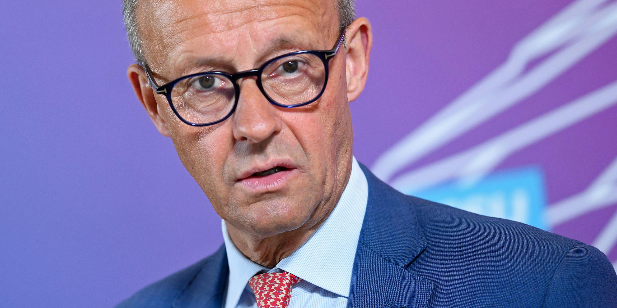 Friedrich Merz vor der Sitzung der Fraktion im Deutschen Bundestag, aufgenommen am 13.06.2023 in Berlin