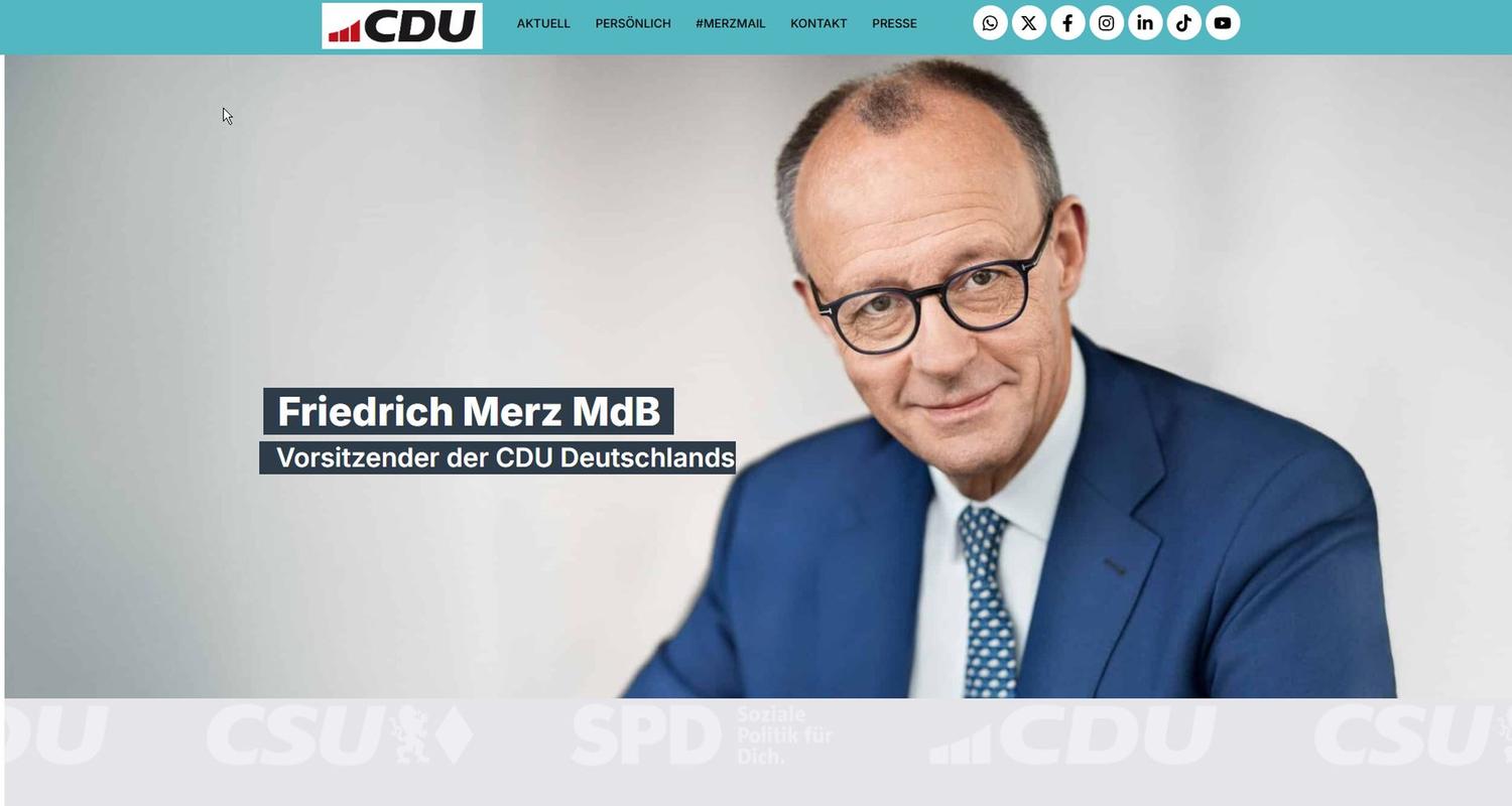 Auf einer Website ist das Logo der CDU und ein großes Porträt von Friedrich Merz zu sehen.