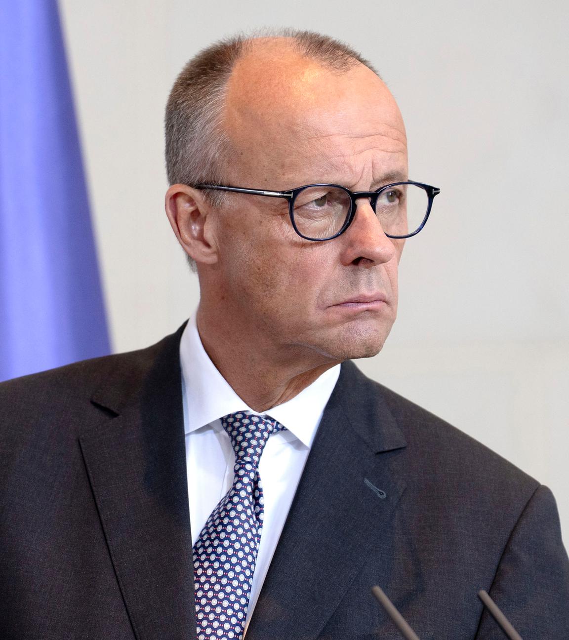 Friedrich Merz beim Empfang des Königs von Jordanien mit militärischen Ehren zu einem gemeinsamen Gespräch mit anschließendem Pressestatement im Berliner Bundeskanzleramt am 29.07.2025.