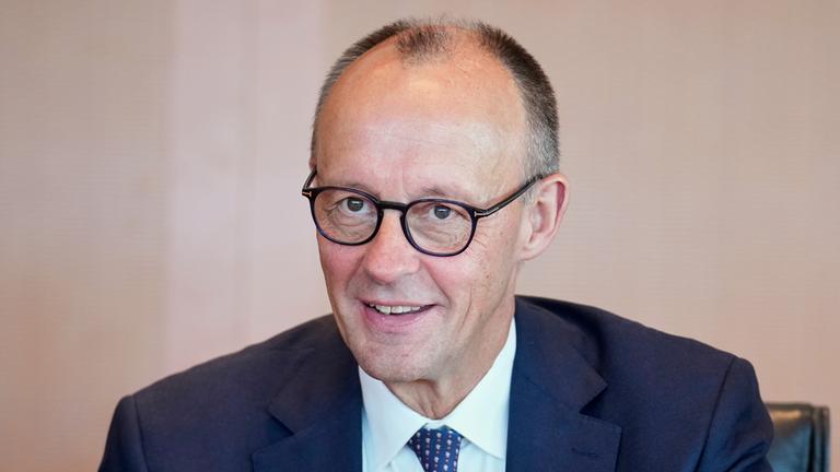 Bundeskanzler Friedrich Merz nimmt am Mittwoch, den 6. August 2025, an einer Kabinettssitzung in der Berliner Kanzlei teil.