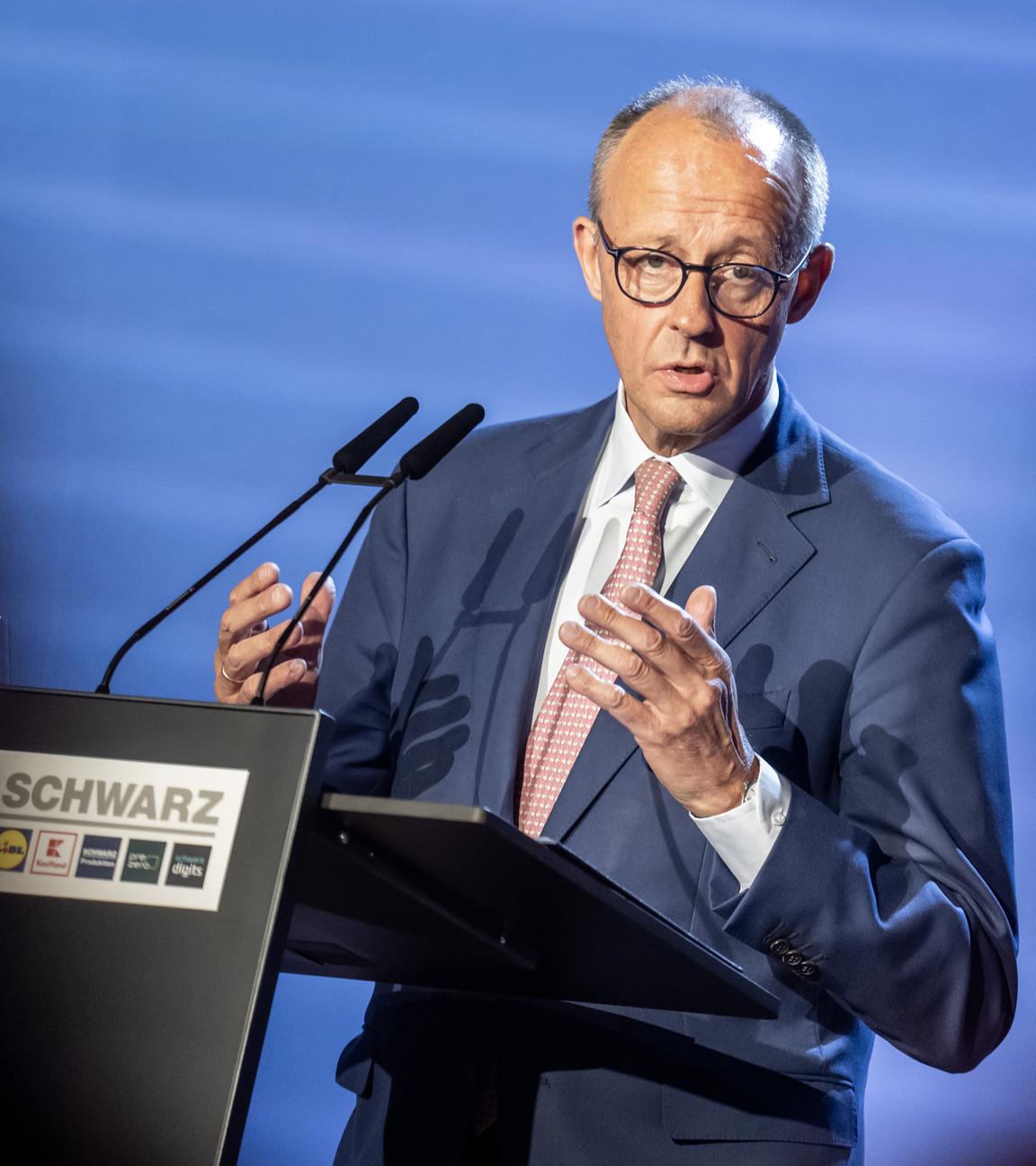 Bundeskanzler Friedrich Merz (CDU) spricht beim Schwarz Ecosystem Summit am 26.09.2025 in Berlin.