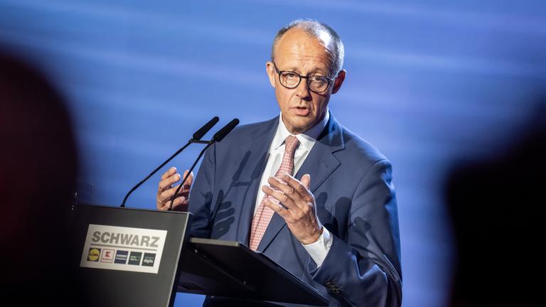 Bundeskanzler Friedrich Merz (CDU) spricht beim Schwarz Ecosystem Summit am 26.09.2025 in Berlin.